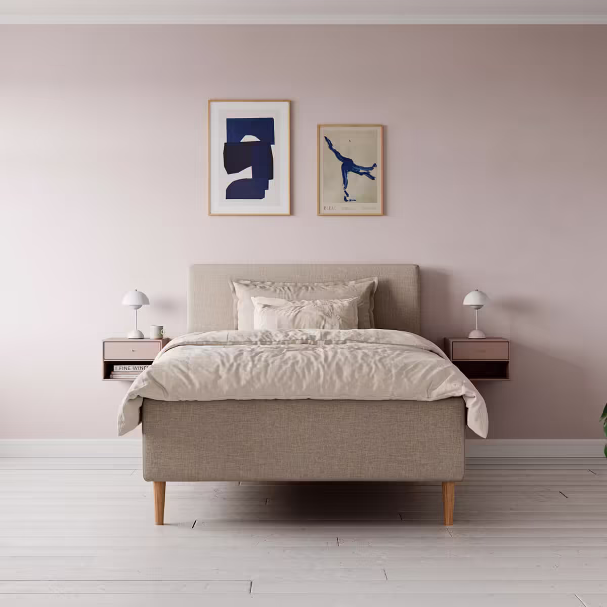 Venus boxmadras fra Bedre Nætter i et stilfuldt soveværelse. Sengen kombinerer luksuriøs komfort og støtte med et elegant design for en optimal søvnoplevelse.